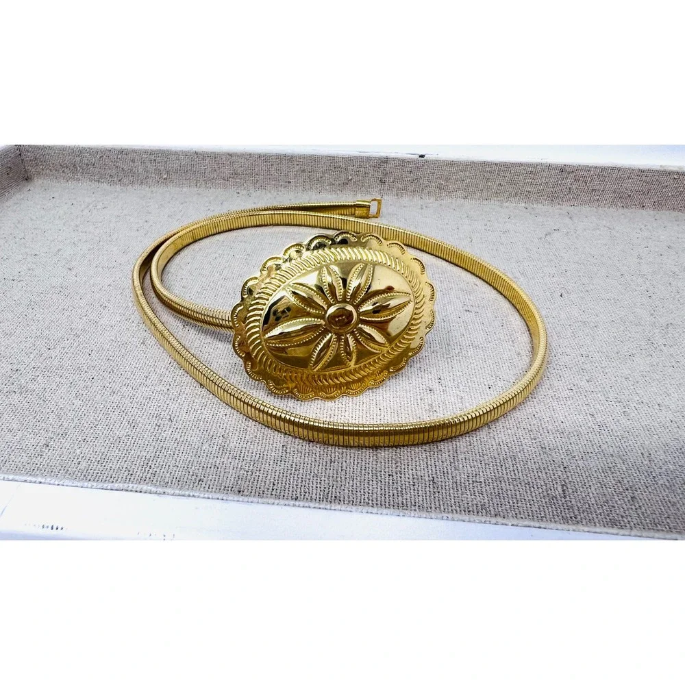 Vintage Gold Tone Snake Chain Stretch Belt Ornate Scalloped Floral Buckle Retro